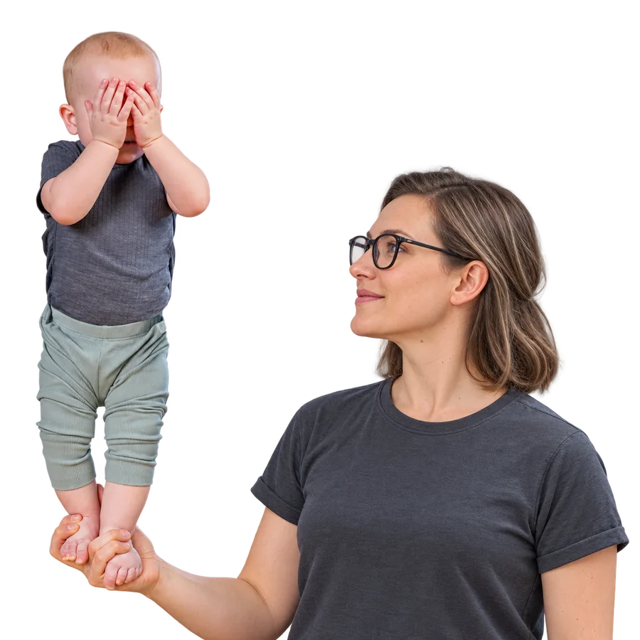 Lena Hoffmann – fiktive Markenfigur mit einem Baby